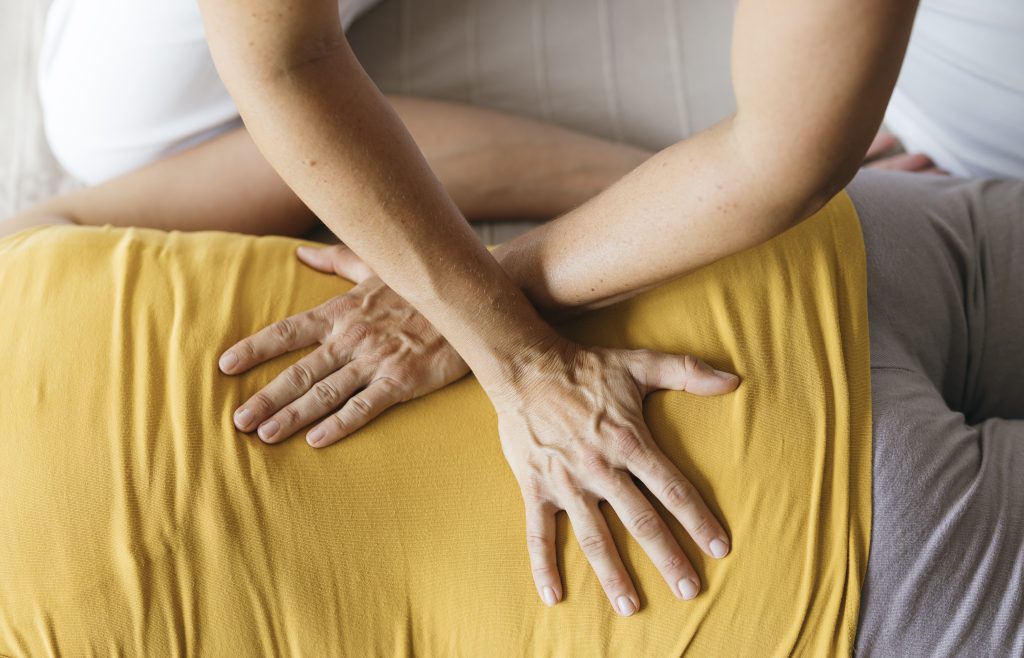 Shiatsu, Dehnung Rücken